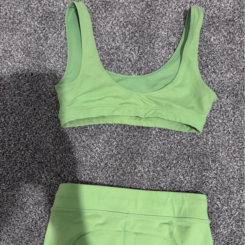 EUC💚ALO YOGA💚APPLE GREEN WORKOUT SET - Picture 10 of 16